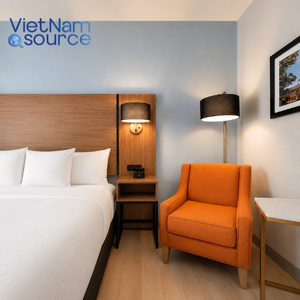 Colección de Muebles de Dormitorio Premium para Hotel La Quinta con MDF Duradero, HPL Decorativo y Herrajes de Grado Comercial de Fábrica - Product Image 2