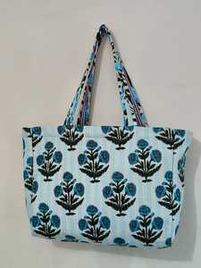 Sac de plage matelassé en coton imprimé à la main avec fermeture éclair pour femmes - Product Image 2