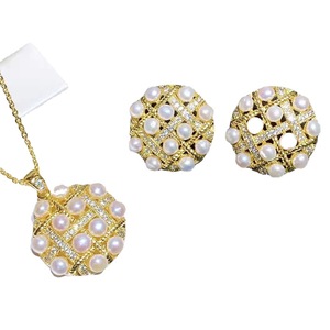 Collier en perles d'eau douce baroques à petites particules plaqué or 14 carats, nouveau produit de 4 mm, provenant de la collection de bijoux fins - Product Image 5