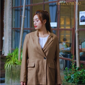 Blazer élégant et écologique pour femme, 100 % ramie vietnamienne avec doublure en coton, coupe décontractée, poches latérales à rabat avant, fabriqué avec soin - Product Image 1