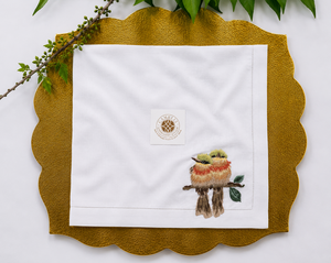 Dúo de pájaros adorables, estilo juguetón perfecto para mesas ligeras y alegres. - Product Image 1