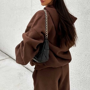 Ensemble de survêtement marron oversize pour femme, sweat à capuche ample et pantalon de jogging baggy, tenue de détente en molleton doux deux pièces - Product Image 4