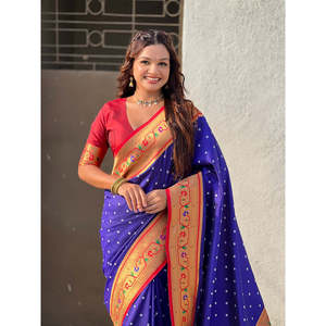 Sari de seda de fusión Paithani Bandhani violeta con tejido Zari de Elite Weaves, Pallu Meenakari y blusa a contraste - Product Image 5