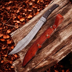 Cuchillo de caza hecho a mano de acero de Damasco con mango de madera y funda de cuero, hoja de punta caída. - Product Image 1