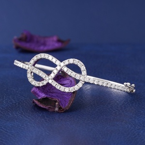 Bracelet Infinity en Diamant de Laboratoire Taille Brillant 2,27 Carats, Or Blanc 14K, Bijou Scintillant Tendance et Durable pour Femme - Product Image 4