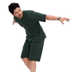 Conjunto de dos piezas de verano para hombre superventas, camiseta y pantalones cortos de media manga con cintura elástica, ropa básica para clima cálido - Product Image 5