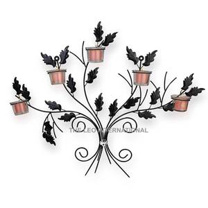 Portavelas Colgante de Hormigón Moderno con Acabado Negro en Forma de Hoja Metálica, Ideal para las Festividades Navideñas - Product Image 1