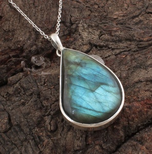 Colgante de Labradorita Natural en Plata de Ley, Gema Azul Fuego, Joyería Clásica, Bañada en Rodio, Certificada por IGI, para Ocasiones Especiales - Product Image 5