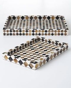 Plateau de service rayé avec poignées dorées, finition laquée, usage décoratif résidentiel - Product Image 2