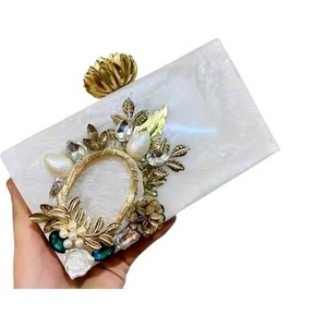 กระเป๋าคลัทช์เรซิ่นพรีเมียมสำหรับผู้หญิง กระเป๋าอะคริลิกใส ดีไซน์หรูหรา สำหรับงานปาร์ตี้ งานแต่งงาน - Product Image 5