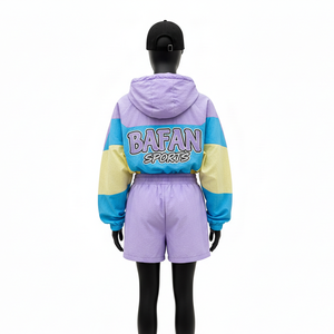 Conjunto corto cortavientos de poliéster y nailon premium para mujer, diseño de paneles en bloques de color, forro suave, logotipo bordado personalizado, talla grande - Product Image 2