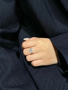 แหวนหมั้นเพชรทรงปรินเซสคัท 3 กะรัต เพชรเลี้ยงในห้องปฏิบัติการ ประดับด้วยวงแหวนแบบซ่อน 14K ทองคำขาว ดีไซน์เกลียว รับรองโดย IGI ของขวัญเครื่องประดับเจ้าสาว - Product Image 6