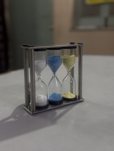 Sablier en laiton et verre de 34,5 minutes, style nautique, fait main, pour la maison, le bureau et les fournitures de bureau, idéal comme cadeau - Product Image 2