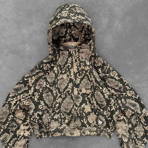 Ensemble de survêtement de conception haut de gamme comprenant un sweat à capuche et un pantalon, conçu pour le confort et le style, avec un tissu doux et respirant. - Product Image 2