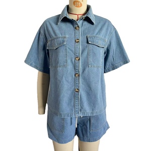 เสื้อแจ็คเก็ตมีซิปสำหรับผู้หญิงกางเกงขาสั้นผ้ายีนส์แฟชั่นโอเวอร์โค้ทใส่สบายสไตล์สตรีทสูง OEM - Product Image 4