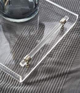 Bandeja de servir de acrílico de calidad premium diseñada para añadir elegancia y funcionalidad a la decoración de tu hogar. - Product Image 6