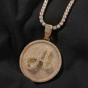 Pendentif initial en moissanite glacée avec design scintillant superposé rond, collier personnalisé avec lettre - Product Image 6
