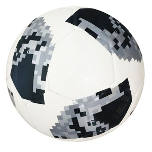 Ballons de football personnalisés avec logo imprimé, taille officielle 5, design de marque sur mesure, matériaux de haute qualité, cousus à la machine - Product Image 2