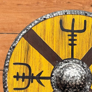 Escudo Vikingo Extra Grande de Madera, Diseño Nórdico Redondo, Hecho a Mano, para Disfraces Históricos y Decoración del Hogar - Product Image 5