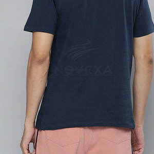 Conjunto de camiseta y pantalones cortos de alta calidad, diseño ligero, perfecto para hacer ejercicio y uso diario. - Product Image 2