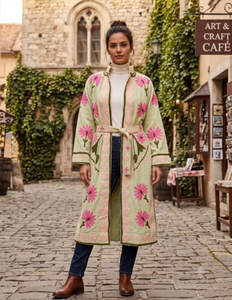 Abrigo de tela TNT Suzani bordado a mano para mujer, color verde claro, con motivos florales de corazones, chaqueta larga tipo duster, abierta por delante, con cinturón, estilo kimono. - Product Image 3
