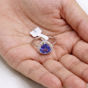 Anillo Hecho a Mano en Oro Blanco de 18K con Tanzanita Natural y Diamantes para Mujer |   Anillo de Compromiso de Lujo con Gema en Corte Pera, Joyería Fina - Product Image 5