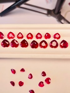 Rubis naturels taille cœur, traités thermiquement, qualité AAA, rouge, certifiés IGI, taille 5-10 mm, prix abordable pour la fabrication de bijoux - Product Image 2