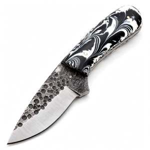 Couteau utilitaire de camping en plein air à lame fixe forgé à la main avec manche en résine noire et blanche - Product Image 1