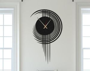Horloge murale en métal de haute qualité, conçue pour sa durabilité et son usage décoratif moderne dans les espaces intérieurs - Product Image 1