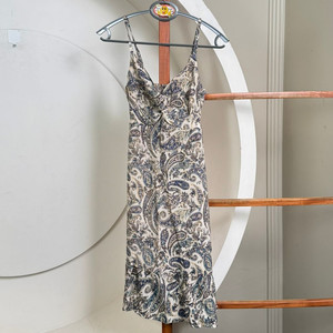 Nueva llegada elegante estampado correa de espagueti vestido de verano para las mujeres con poliéster ligero A-Line vestido informal para vacaciones - Product Image 3