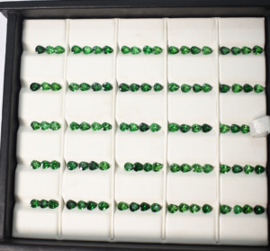 Lot de pierres précieuses en tsavorite naturelle vert profond, qualité œil de chat, en vrac, 3x5 mm, 7x5 mm, 6x4 mm, 5x4 mm - Product Image 4