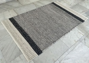 Direct Factory Manufacturer's Price <b>Thick</b> Durable Woolen Hand Woven Loop <b>Pile</b> Anti-slip Dhurrie Area <b>Rug</b> Undyed Natural Yarn - Product Image 2
