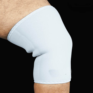Rodilleras de neopreno rojas con acolchado protector para ejercicios de fitness en todas las estaciones - Product Image 5