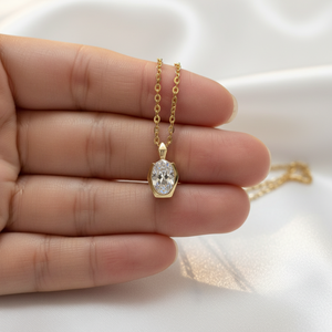 Collier pendentif bouteille délicat en argent sterling 925 avec chaîne à maillons, serti d'un zircon ovale de 2,00 carats, tendance, pour femme - Product Image 1