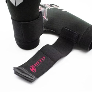 Gants de gardien de but au design personnalisé, en latex aqua, coupe Meduis, dos de la main en latex haute mousse, impression en silicone sur les doigts et les enveloppeurs de pouce - Product Image 6