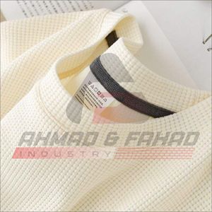เสื้อยืดผู้ชายสีดำ ผ้าไหมฟลีซ 100% ระบายอากาศได้ดี สวมใส่สบายในฤดูร้อน ผลิตในประเทศปากีสถาน - Product Image 2