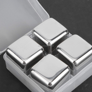Cubitos de Hielo Reutilizables de Acero Inoxidable, Piedras de Whisky Metálicas para Enfriar Cócteles y Vino - Product Image 1