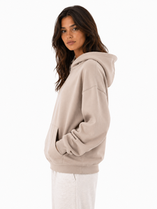 Sweat-shirt à capuche surdimensionné beige de qualité supérieure pour femme, en mélange de coton doux, avec poche kangourou classique et manches longues - Product Image 2