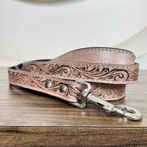 Produit le plus vendu 2025 laisse de chien en cuir usiné à la main accessoires de plein air en cuir véritable de luxe laisses de formation de marche pour chiens - Product Image 4