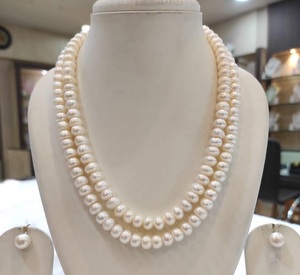 Conjunto de collar Mala con perlas auténticas de calidad premium y glamorosas, con juego de aretes para mujeres y niñas, colección para bodas y fiestas. - Product Image 1