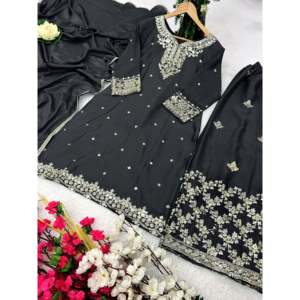 ชุดสูทผ้าชีฟองสวยงามสำหรับงานปาร์ตี้ พร้อมงานปักดิ้นทอง - Product Image 2