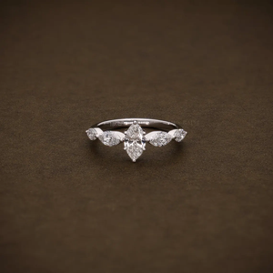 Bague de mariage en diamant de laboratoire de qualité supérieure, taille marquise, cinq pierres, certifiée VVS2, en or massif 14K ou 18K - Product Image 1