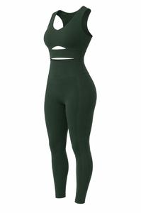 Conjunto de yoga de 2 piezas para mujer: Sujetador deportivo de cuello redondo y espalda cruzada en verde oscuro liso y leggings de cintura media de longitud completa con elasticidad en cuatro direcciones. - Product Image 2