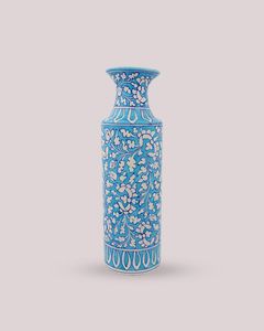 Jarrón de Esmalte Blanco con Diseño de Flor de Ciruelo Dorada, Hecho a Mano, Decoración Minimalista para Mesa - Product Image 6