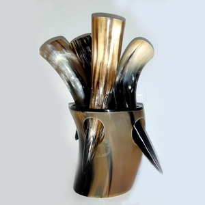 Ensemble de porte-verres à liqueur en corne de buffle traditionnel fait main avec base en bois, style viking rustique, décoration de bar, article cadeau - Product Image 2