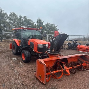 Tracteur agricole Kubota L6060 4x4 à vendre. Parfait pour les tâches agricoles lourdes, offre une puissance stable et un fonctionnement en terrain accidenté assuré. - Product Image 2