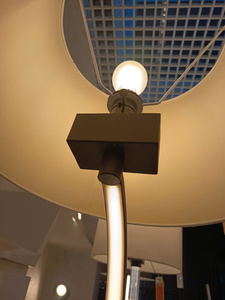 Lampadaire en fer en promotion, design nordique moderne et minimaliste pour hôtel, lecture et éclairage sur pied, E26 + LED 6W - Product Image 2