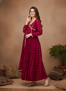 Ensemble Kurta Angrakha en soie Delta imprimée numérique rose Rani avec dupatta pour femme, entièrement cousu, 2,70 m de long, coupe ample, vente en gros, stock disponible - Product Image 2