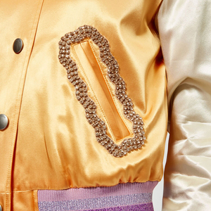 Chaqueta de Satén Dorada para Mujer, Diseño Nuevo, Personalizada, con Bolsillos con Pedrería, Mangas en Contraste, Rayas de Lurex, Venta al Por Mayor OEM - Product Image 6