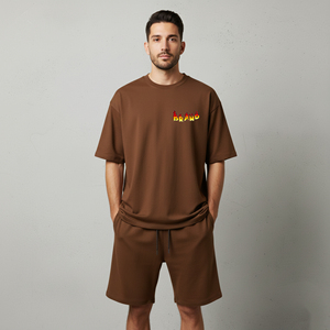 Ensemble 2 pièces pour homme, 100% coton haute qualité 220 g/m², coupe ample, respirant, épaules tombantes, couleur unie, logo imprimé numériquement DTG sur mesure. - Product Image 1